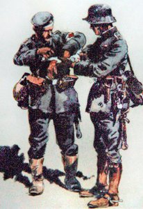 Sanitäter behandelt einen verwundeten Offizier an der Westfront