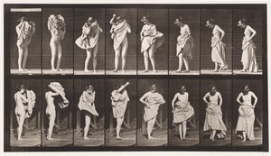 Tafel 425. Toilette, Kleid anziehen und sich umdrehen, 1872-1885 von Eadweard Muybridge