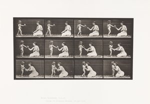 Zwei Modelle, Kind bringt Blumenstrauß, 1885 von Eadweard Muybridge