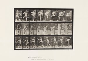 Tafel 475. Kind, Auf einen Stuhl steigen von Eadweard Muybridge