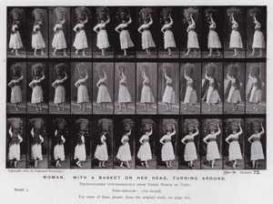 Die menschliche Figur in Bewegung: Frau mit einem Korb auf dem Kopf, die sich umdreht von Eadweard Muybridge