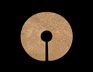 Ohrring mit Drachen, 8.-7. Jahrhundert v. Chr. von Eastern Zhou Dynasty Chinese School