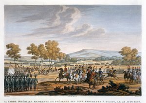 Die kaiserliche Garde manövriert in Anwesenheit der beiden Kaiser in Tilsit, 28. Juni 1807