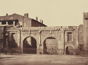 Nîmes. Augustustor