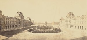 [Blick über den Cour Napoléon in Richtung der Tuilerien, Louvre, Paris] von Édouard Baldus