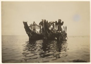 Bald werden wir ihre Lieder des Stolzes und Prahlens hören von Edward S. Curtis
