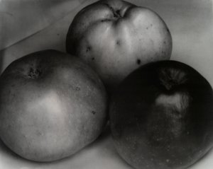 Drei Äpfel, Frankreich, ca. 1921 von Edward Steichen
