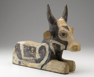 Liegender Stier, 305-30 v. Chr. von Egyptian