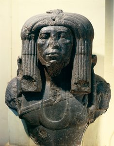 Büste von Amenemhat III, dargestellt als Priester, aus Fayum, Mittleres Königreich, Dynastie XII