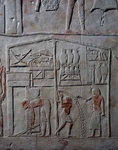 Anordnung von Lebensmitteln in Lagern, Kalksteinwandrelief, aus dem memphitischen Grab von Horemheb in Saqqara, Ägyptische Zivilisation, Neues Reich, Dynastie XVIII