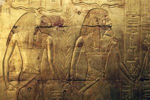 Götter, Gravur auf der Rückseite der dritten Begräbniskapelle, mit Gold bedeckt, Schatzkammer von Tutanchamun, Ägypten, ägyptische Zivilisation, Neues Reich, Dynastie XVIII