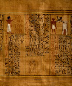 Teil des Totenbuchs mit Text in vertikalen Hieroglyphenspalten und Einsätzen mit polychromen Illustrationen, Papyrus, 34 cm x 14 cm, aus dem Grab von Kha in Deir el-Medina, ägyptische Zivilisation, Neues Reich, Dynastie XVIII