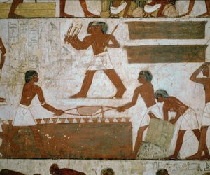 Rekhmere inspiziert die Arbeit seiner Goldschmiede