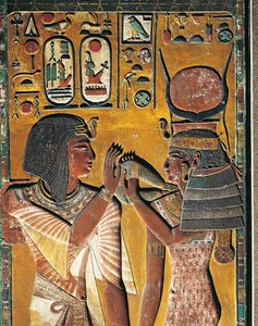 Göttin Hathor bietet dem Pharao ihre Halskette an (Flachrelief) von Egyptian 19th Dynasty