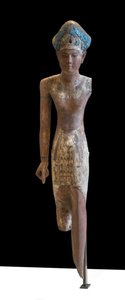 Statue des Souveräns mit Ramessiden-Kopfschmuck und dem vorderen Lendenschurz von Egyptian 19th Dynasty