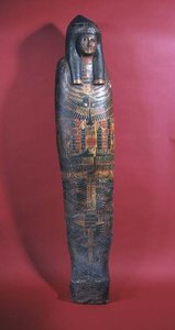 Sarkophag für eine junge Frau namens Herrin des Hauses Djed-montu-iues-ankh, Ehefrau von Pamiu, Dritte Zwischenzeit, 850-730 v. Chr. (polychrome Gesso)
