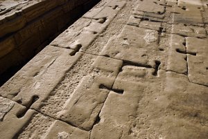 Ägyptische Antike: Detail des Daches, Hathor-Tempel, Dendera, Ägypten von Egyptian Ptolemaic Period