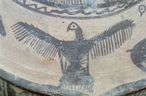 Raubvogel mit ausgebreiteten Flügeln, von der Oberseite eines großen Gefäßes, Fasa-Keramik, ca. 2000 v. Chr. (Detail) von Elamite