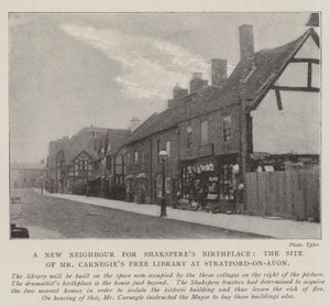 Ein neuer Nachbar für Shakespeares Geburtshaus, der Standort von Mr. Carnegies Freier Bibliothek in Stratford-on-Avon von English Photographer