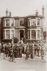 Pension an der Cromwell Road, beschädigt bei einem Zeppelinangriff auf Southend, Essex von English Photographer