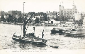Boote auf der Themse mit dem Tower of London im Hintergrund von English Photographer