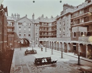 Bourne Estate: Laney Buildings, London