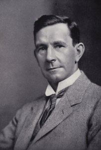 Dr. G. C. Simpson von English Photographer