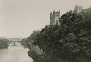 Durham Cathedral, von der Prebend Bridge von English Photographer