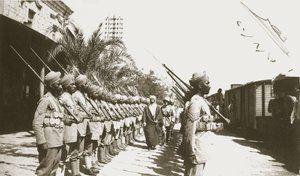 Emir Faisal am Bahnhof Lydda, Palästina, mit Sir Herbert Samuel, 1920