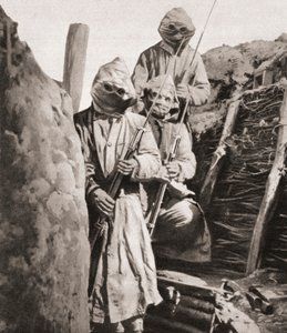 Französische Infanteristen während des Ersten Weltkriegs mit Atemschutzmasken gegen deutsches Giftgas, aus The Illustrated War News, 1915
