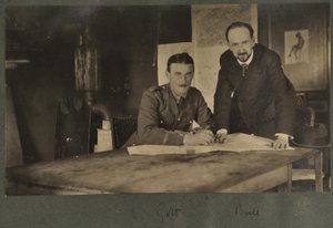 Golt und Lucien Bull, ca. 1916 von English Photographer