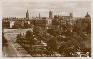 Regierungsgebäude vom Duke of Yorks Säule aus gesehen, London von English Photographer