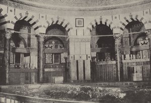 Inneres der Omar-Moschee, stehend über dem Felsen, wo Abraham gedacht wird, geopfert zu haben von English Photographer