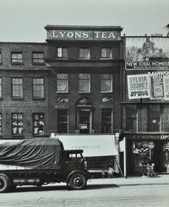 Lyons Coffee House, 7 Blackfriars Road, 1935 von English Photographer