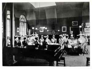 Speisesaal des Nightingale-Heims, St. Thomas Krankenhaus von English Photographer