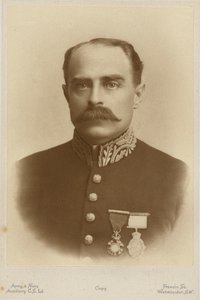 Porträt von Francis Younghusband (s/w Foto) von English Photographer