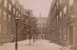 Postkarte mit dem Pump Court im Middle Temple von English Photographer