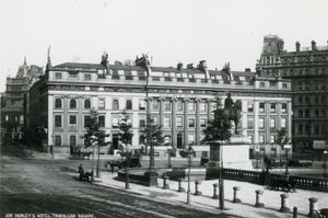 Postkarte mit einem Bild des Morleys Hotel von English Photographer