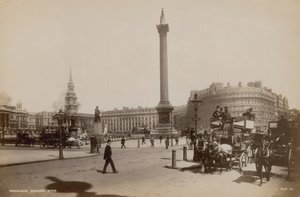 Postkarte mit einem Bild des Trafalgar Square von English Photographer