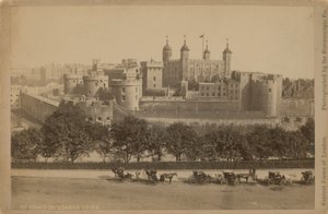 Postkarte mit einem Bild des Tower of London von English Photographer