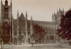 Postkarte mit einem Bild der Nordseite der Westminster Abbey von English Photographer