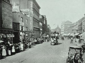 Shoreditch High Street: Blick nach Norden, 1896 von English Photographer