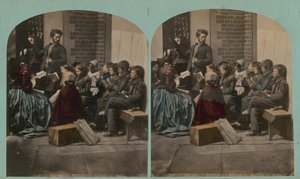 Stereoskopisches Bild eines Lehrers, der an eine Tafel schreibt von English Photographer