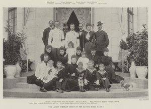 Die neueste Porträtgruppe der dänischen Königsfamilie von English Photographer