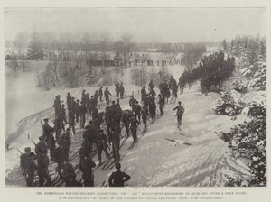 Die norwegischen Wintermilitärmanöver, die Skieinheit kehrt nach einem Scheingefecht in die Quartiere zurück von English Photographer