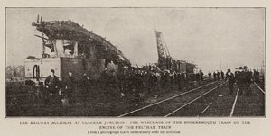 Der Eisenbahnunfall am Clapham Junction, das Wrack des Bournemouth-Zuges auf der Lokomotive des Feltham-Zuges von English Photographer