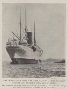 Das Union Castle Linienschiff Braemar Castle gestrandet zwischen Gurnard und Thorness Bays, Isle of Wight von English Photographer