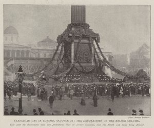 Trafalgar-Tag in London, 21. Oktober, die Dekorationen der Nelson-Säule von English Photographer