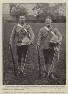 Reiter des 14. (Königs) Husarenregiments in Marschordnung in südafrikanischer Ausrüstung von English Photographer