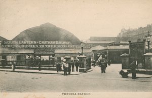 Victoria Station, London von English Photographer